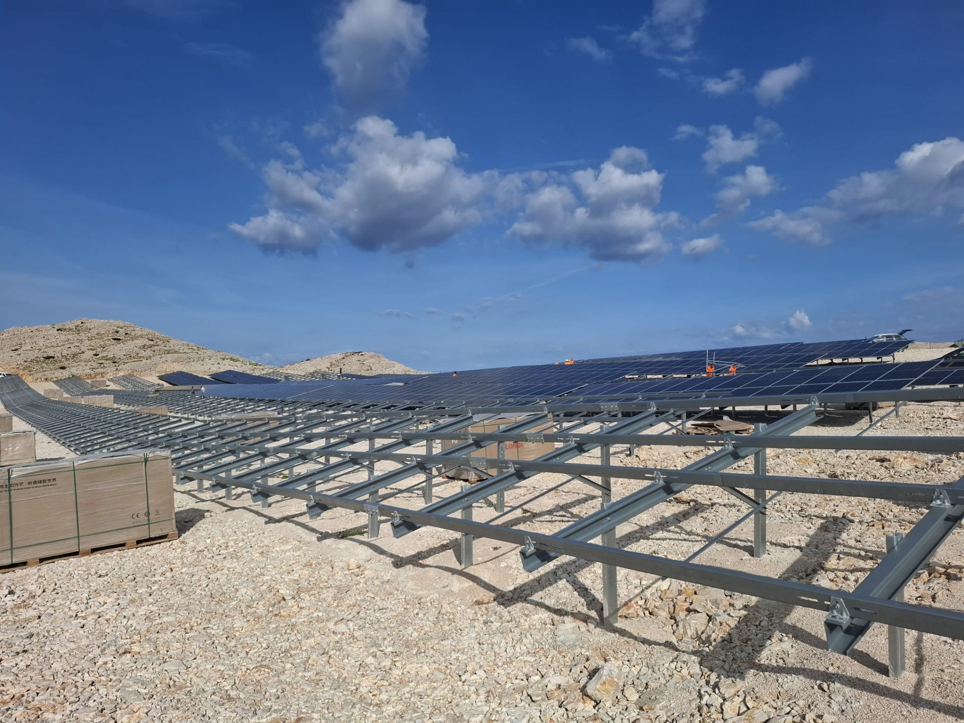 Konstrukcije za solarne elektrane na zemlji